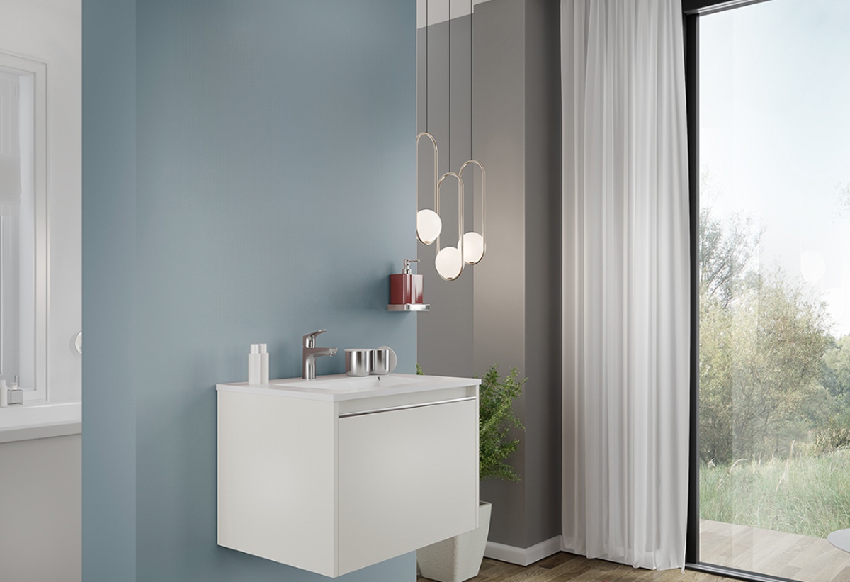 Απεικονίζεται ο πάγκος τοποθετημένος σε ένα μπάνιο.